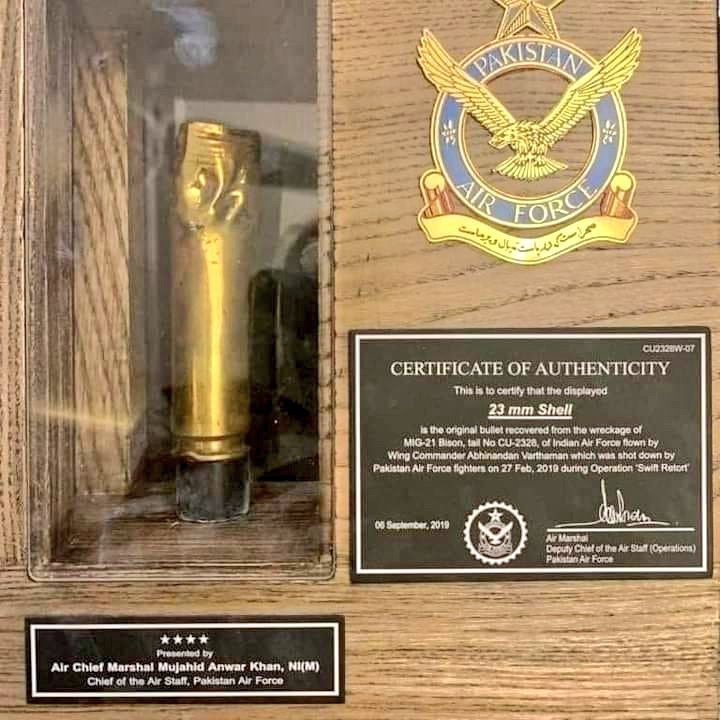 sohailahmedsa's tweet photo. Certificate of Authenticity
#OpSwiftRetort #PAF #Pakistan #Abhinandan #MiG21 #OpSwiftRetort https://t.co/5tNrUEnCxc