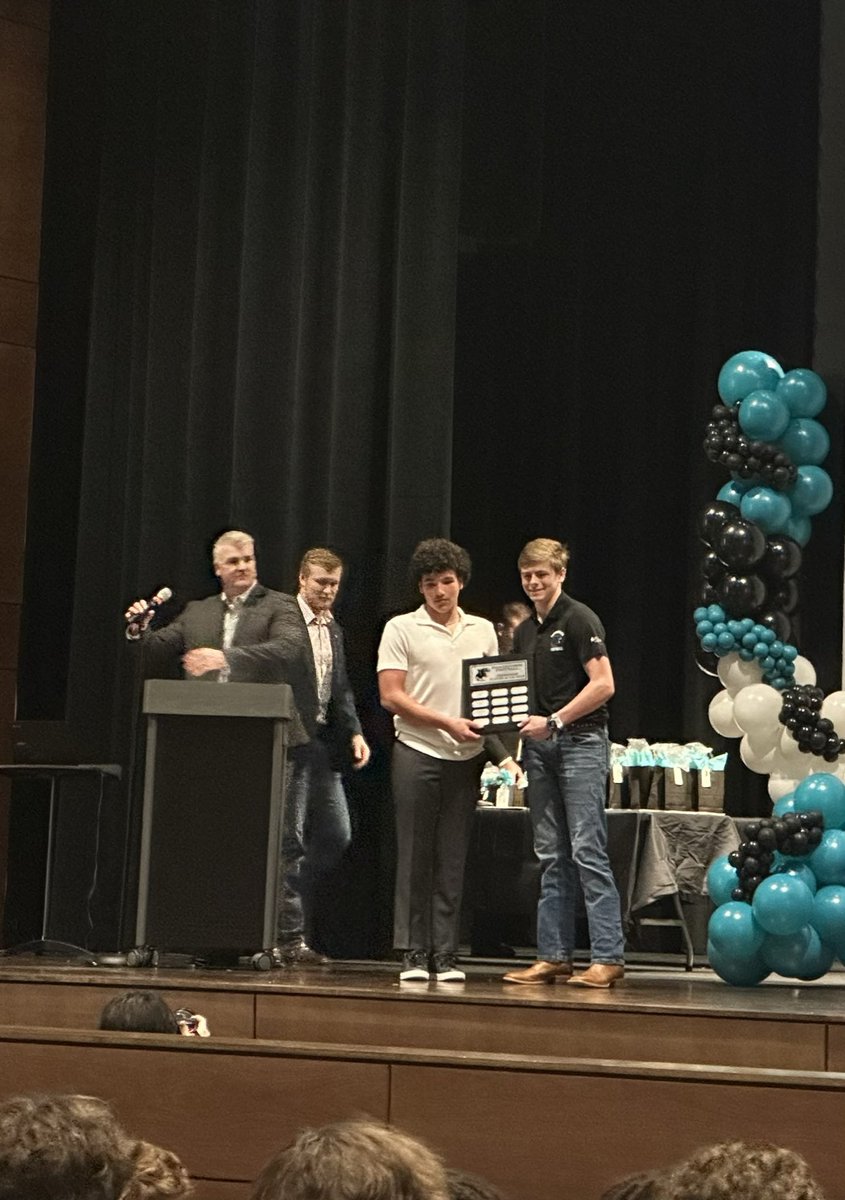 S/O to my teammates and OL for POY award 🙏 <a href="/PCHSfriscoFB/">Panther Creek Football Recruiting</a> <a href="/clintsurratt/">Clint Surratt</a> <a href="/CoachJaredCate/">Jared Cate</a> <a href="/DamianDevon/">QBLifestyle</a> @qbhitlist <a href="/UAFootball/">Under Armour FTBL</a> <a href="/Elite11/">Elite11</a> 
<a href="/ScottRapp17/">Scott Rapp</a> <a href="/Rivals/">Rivals</a> <a href="/TxThreat7v7/">Texas Threat</a> 
<a href="/Coast2Coasttc/">Stephon Johnson Coach J</a>
<a href="/DirectRecruits/">Direct Recruits</a>
<a href="/On3sports/">On3</a>
<a href="/CoastRecruits/">Coast 2 Coast Recruits</a>
<a href="/PrepRedzoneTX/">Prep Redzone Texas</a>
<a href="/TheUCReport/">Billy Tucker</a> 
<a href="/SportsRecruits/">The Nation.</a>