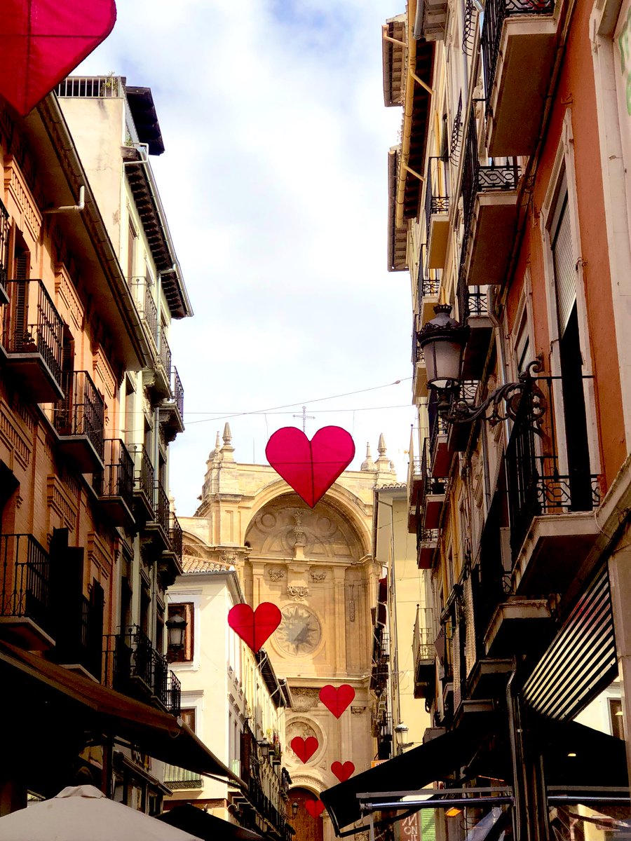 Cris_Llana's tweet image. “Estás enfadado con todo lo que hay cerca de ti
Nunca te has gustado, y vives exigiéndote al máximo siempre
Tú solo eres culpable de que ahora tú te veas así
Corazón, ahora tienes que pedirte perdón
Por creerte siempre feo y culpable
Y sufrir cada vez que sale el sol” ❤️ #ECDL