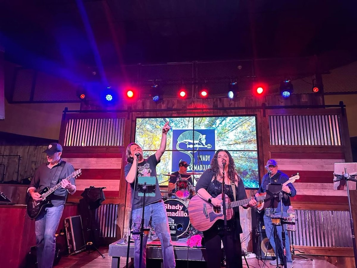 ComixRoadhouse's tweet image. What’s going on in the Roadhouse This Weekend:
👢 Thurs: Line Dancing @5:30-7:30
🎤 Thurs: Nutrl Karaoke sponsored by Nutrl
🎶 Fri: Live music by Shady Armadillo
🎶 Sat: Live music by @Thirty6Red
🤠 Plus bull riding all weekend long!
🤘 More info ComixRoadhouse.com/intheroadhouse