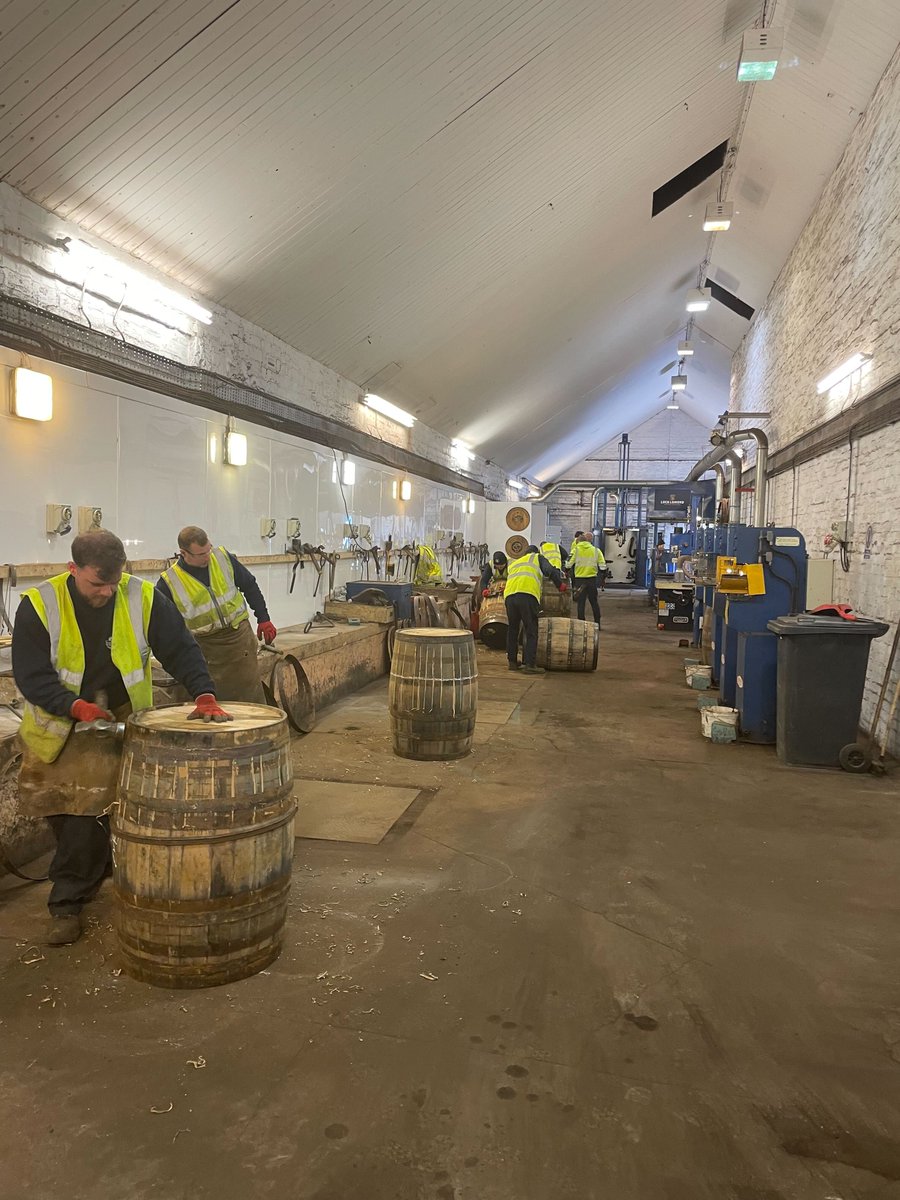ChrisRSwonger's tweet image. Had a great time visiting @LochLomondMalts distillery cooperage with friends from the @ScotchWhiskySWA to discuss our countries&apos; distinct spirits, collaborative industries &amp;amp; strong partnership based on balanced zero-tariff trade. Thanks for having me &amp;amp; here’s to #ToastsNotTariffs