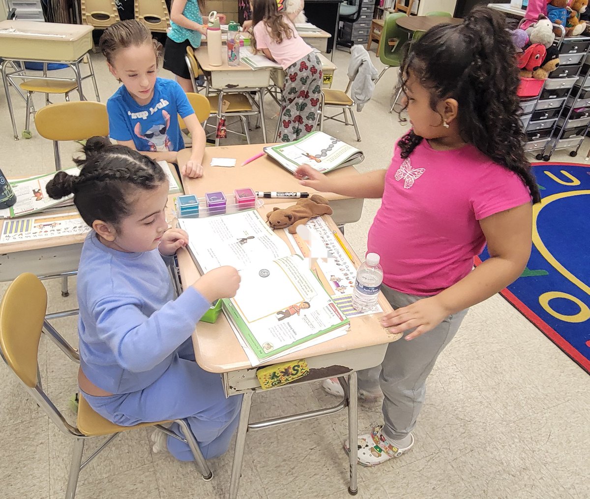 missawalter's tweet photo. Second Graders working hard learning and counting coins! 🪙  @HTSD_YardHts #HTSDPride https://t.co/3NAH0dNNVT