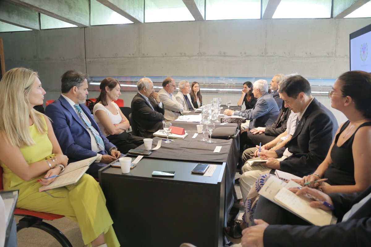 El <a href="/tunelsubfluvial/">Túnel Subfluvial</a> fue epicentro de un encuentro tripartito que integró la perspectiva experta de los técnicos y funcionarios abocados a la construcción de las políticas públicas territoriales de proyección, alcance e impacto global.

#Integración
#GestiónExterna