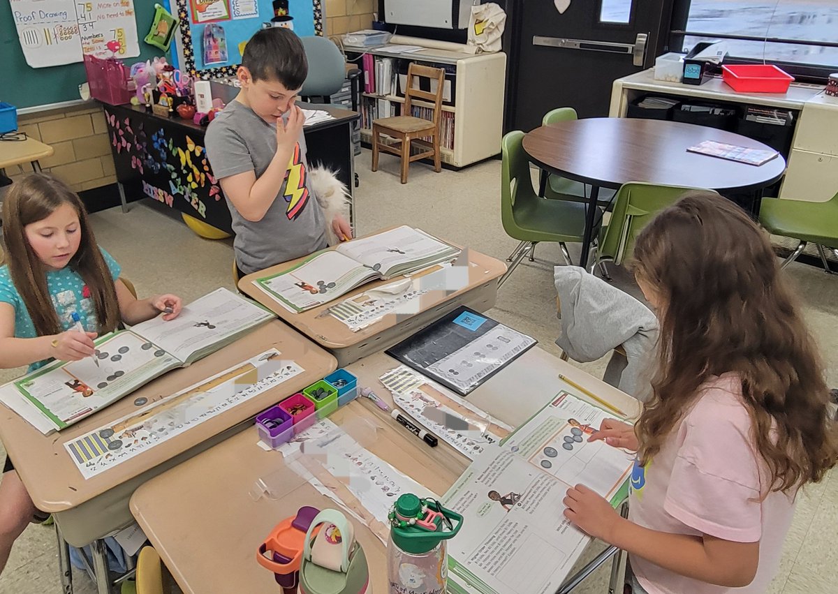missawalter's tweet photo. Second Graders working hard learning and counting coins! 🪙  @HTSD_YardHts #HTSDPride https://t.co/3NAH0dNNVT