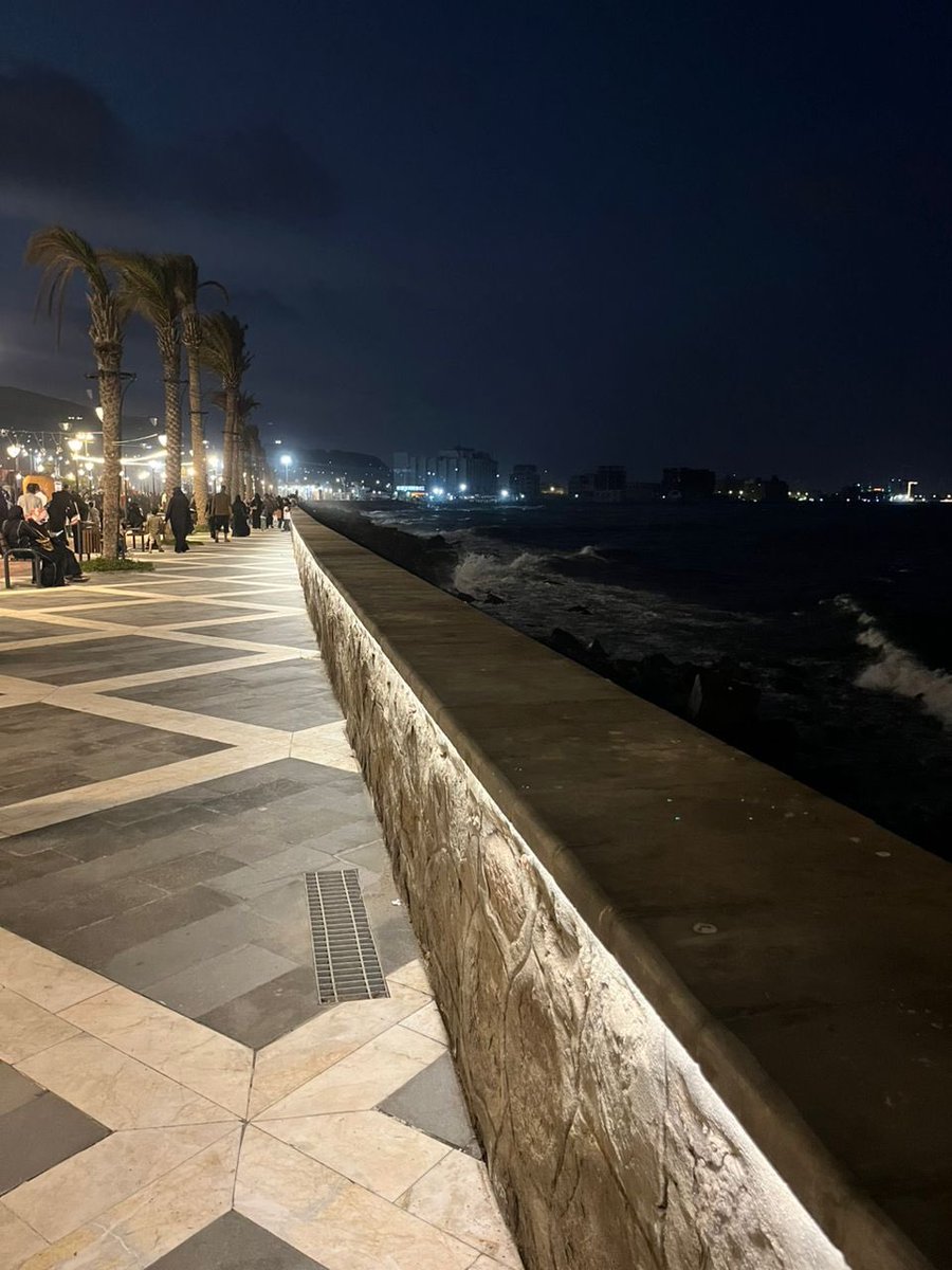 fa4h__'s tweet image. عسىٰ أن يمرَّ الصعبُ، ولا يمرَّ فيه العُمرُ
عسانا نسعدُ ولا نشقىٰ، ونأمنُ ولا نأسى..