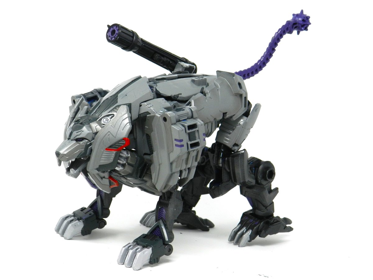 ChromeTyranno's tweet image. Transformers Legacy- Beast Megatron (G1) w/Soundwave
Everything the light touches, will be his. 
(Retweets appreciated as always! :D)