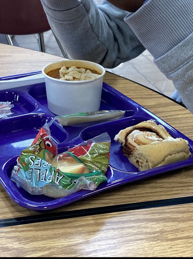 mayomccarthy's tweet photo. @midwestern_ope I can confirm this. I’m in Northwest Iowa and this is an actual picture of school lunch. https://t.co/EDHyYYIzbA