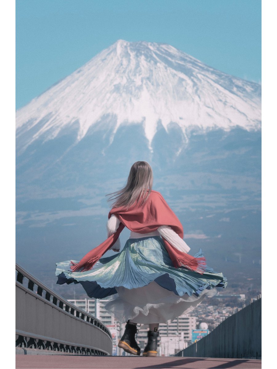 かえたろう (@thor_0916) on Twitter photo おはようございます。富士山シリーズ。富士山がインパクト強いので、私の腕ではポートレートにまとめるの難しいです。これは、ラスボスに対峙するヒロインのコスプレみたいな写真になりました笑。莉樺さん強そう。良い花金を #portrait <a href="/dc95rk/">⭐️莉樺🌙6月末までオンライン販売中🧡</a> おはようございます。富士山シリーズ。富士山がインパクト強いので、私の腕ではポートレートにまとめるの難しいです。これは、ラスボスに対峙するヒロインのコスプレみたいな写真になりました笑。莉樺さん強そう。良い花金を #portrait <a href="/dc95rk/">⭐️莉樺🌙6月末までオンライン販売中🧡</a>