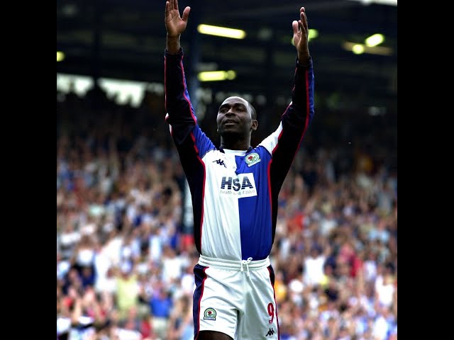 Goal: ANDY COLE
Assist: S INGE BJORNEBYE

Utd have switched off!

Bjornebye gets past Silvestre with ease and crosses.. Andy Cole watches on as he sees Veron misjudge the cross and he passes the ball past Barthez!

To The Valley! This is huge.

Blackburn 2-2 Man Utd (90+2 mins)