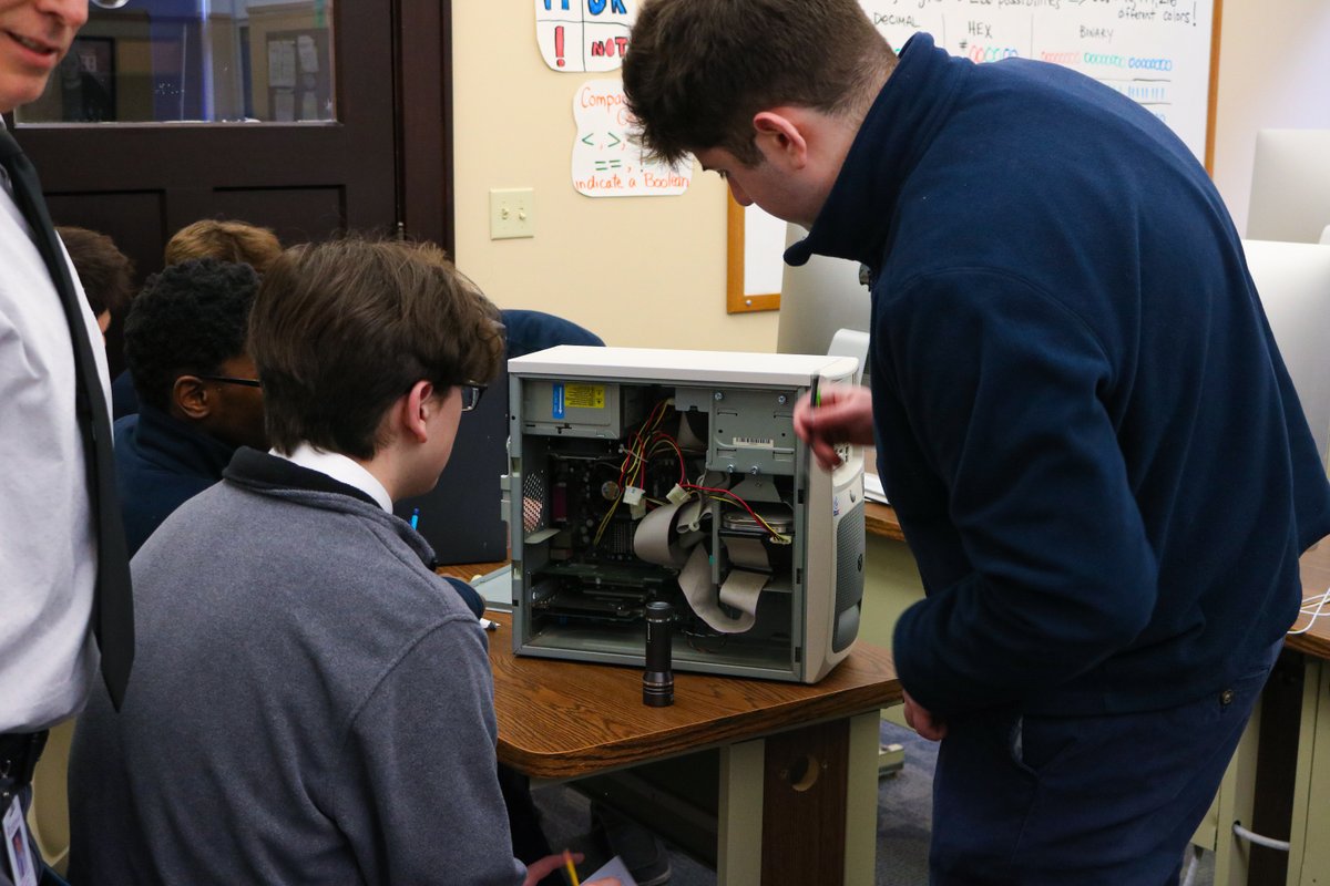 OLSH_HighSchool's tweet image. Hands-on learning in AP Computer Science Principles! 💻🔧 

#OLSH #HandsOnLearning #APComputerScience