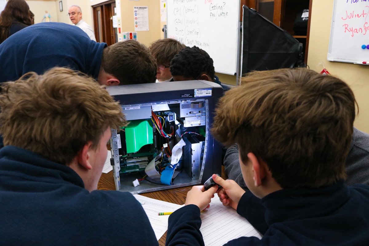 OLSH_HighSchool's tweet image. Hands-on learning in AP Computer Science Principles! 💻🔧 

#OLSH #HandsOnLearning #APComputerScience
