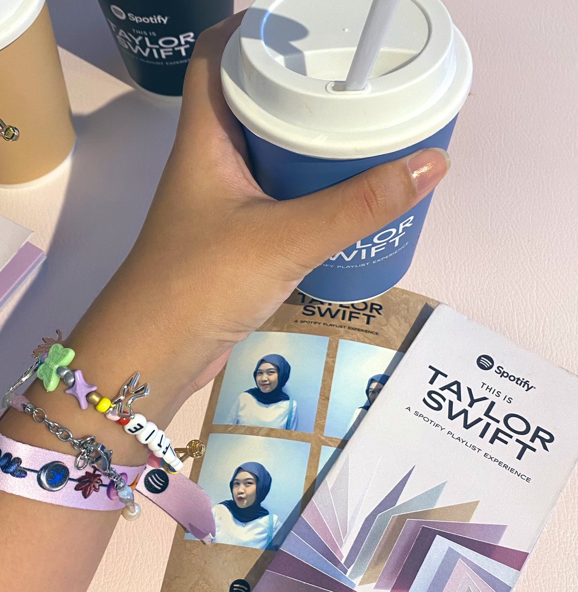 sunfleurst's tweet image. 1989 and TTPD with mother @taylorswift13 @taylornation13 #ThisIsTaylorSwift #SpotifyID