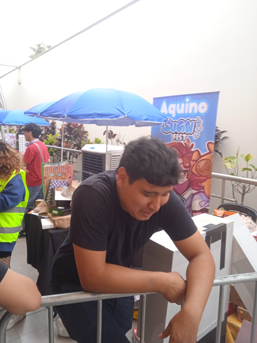 AlexanderS_159's tweet photo. @JoltElOgro @fanovargas En la vida solo es cumplir dos cosas, querer a tu mamita, y no ser CPP de nadie, ni de un streamer a cargar sus regalos. https://t.co/HJCb80v6zF