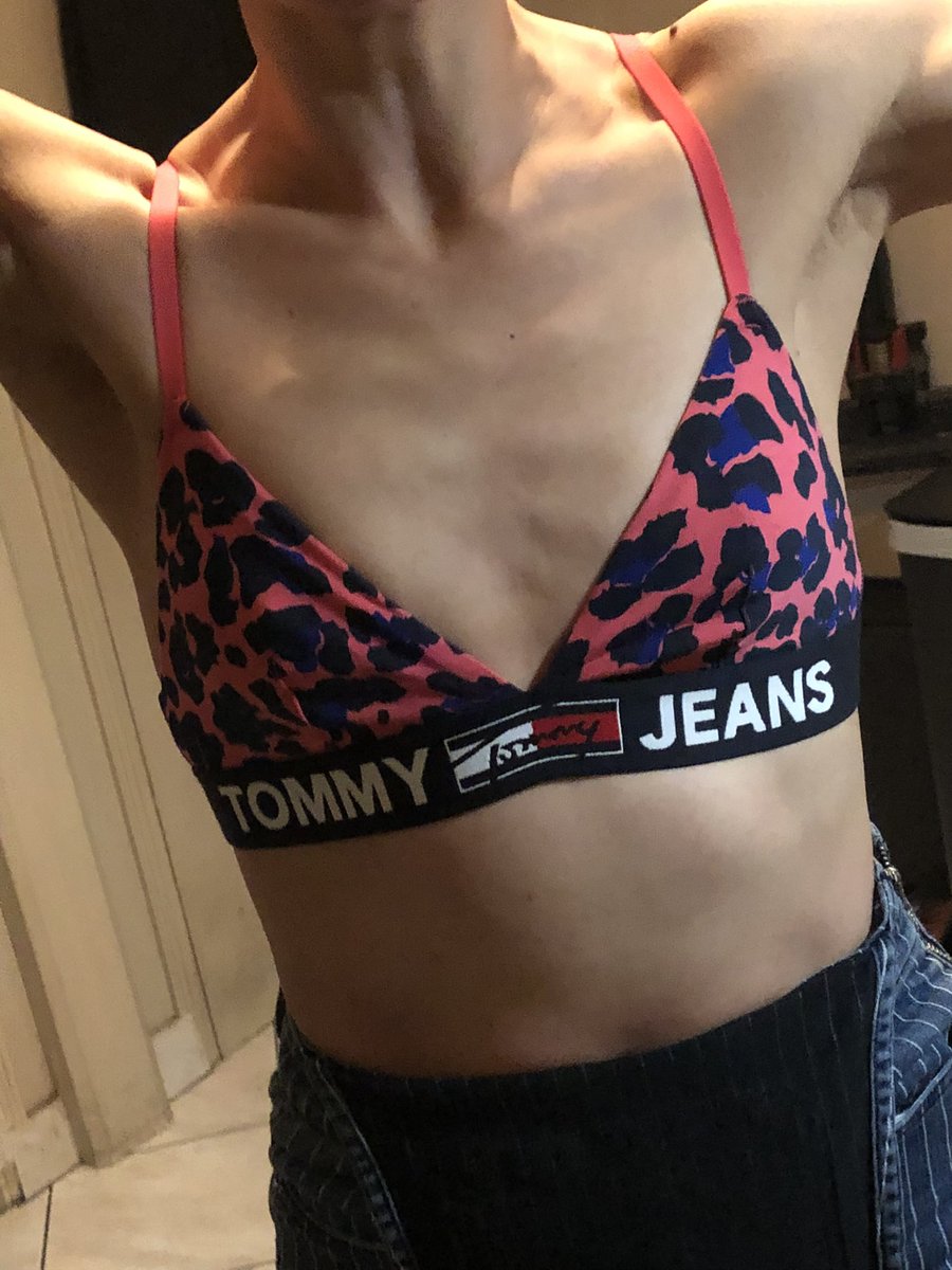 mrpisces35's tweet photo. Vous préférez tommy 1 ou tommy 2 https://t.co/z2gXEXNfg3
