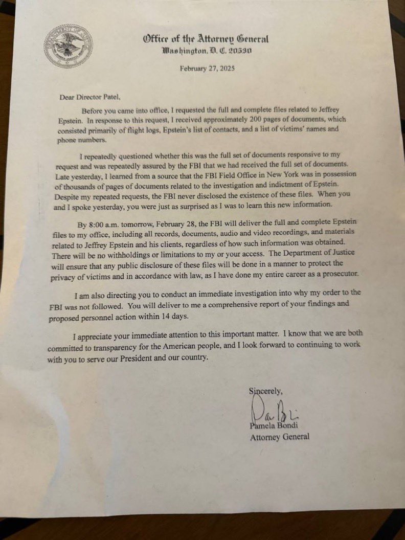 BREAKING: Attorney General Pam Bondi, in a letter to FBI Director Kash Patel, reportedly claims that the FBI is withholding Epstein documents from her.

See document when released here: unusualwhales.com/news/episten-f…