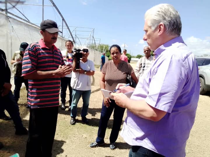 lademajagua's tweet image. Visita Presidente cubano 
@DiazCanelB
 municipio de #Pilón en #ProvinciaGranma. En la comunidad La Pesquera se interesó por el Módulo de cultivo protegido. 
Desde este lugar se exporta la especie ají chile Habanero.
@YudelkisOrtizB
 
@YanetsyTerry

#ProvinciaGranma