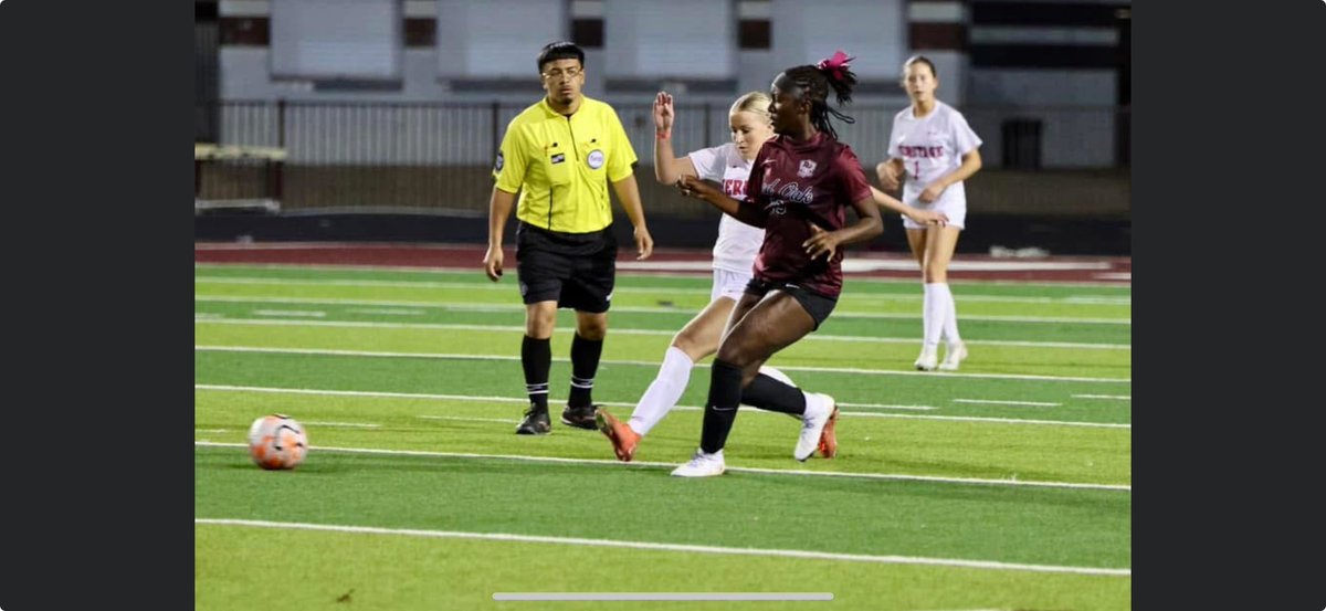 Amoralyn19's tweet image. Defense on ten at Tuesdays game against Midlothian Heritage!! We really stayed locked in, shutting down attacks and keeping pressure off our goal. #defender #gooddefense #centerback