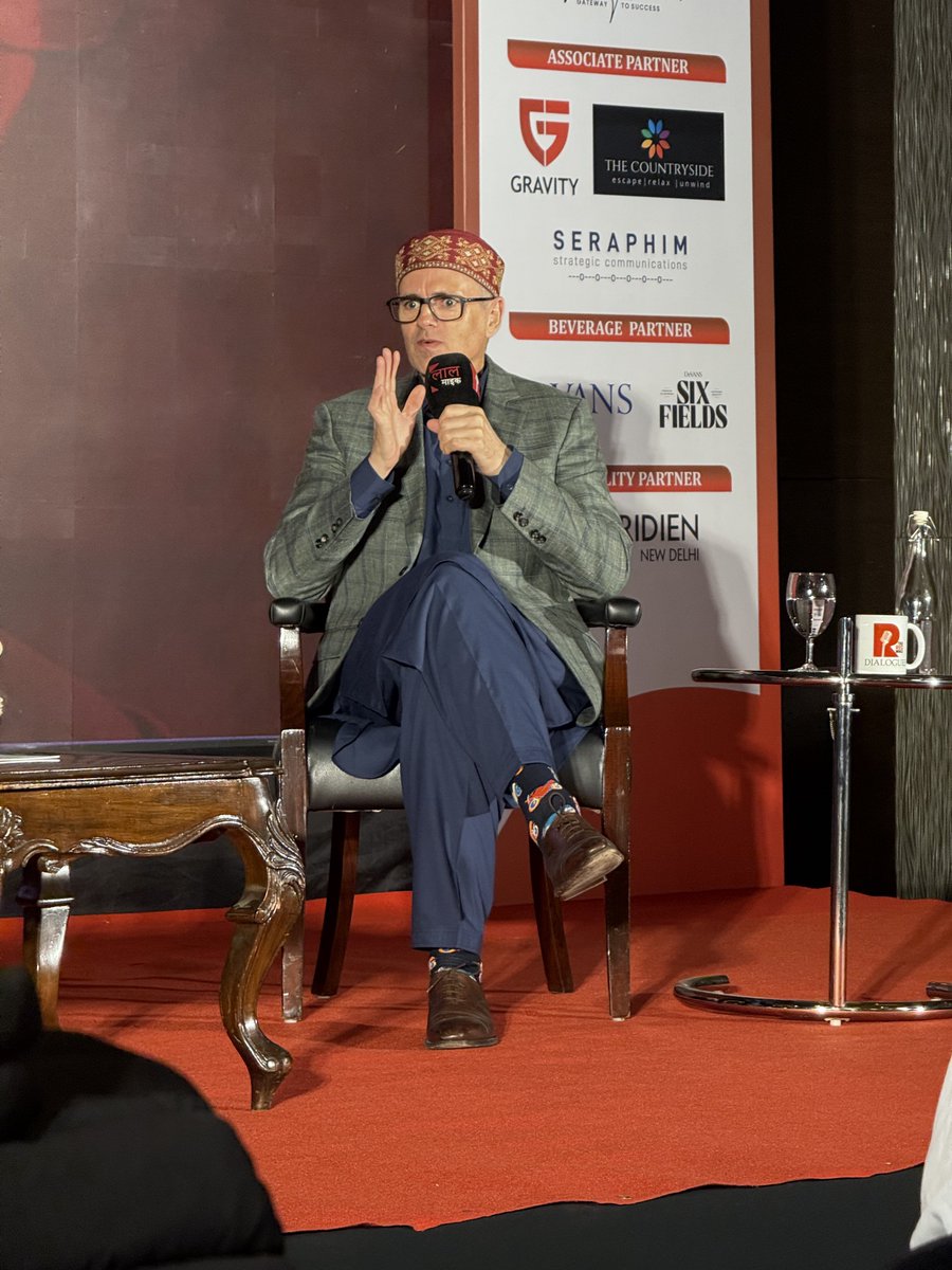 sidpatankar's tweet photo. An excellent dialogue with J&amp;K CM #OmarAbdullah. 
🎙️
@OmarAbdullah was always a great speaker. But now adds equanimity to his political acumen, sheer wit, and unique charm. Great to see him in person after ages! 
🎙️
An evening well spent thanks to @TheRedMike &amp; @sanket
🎙️
SVP https://t.co/XB56h9EN9L