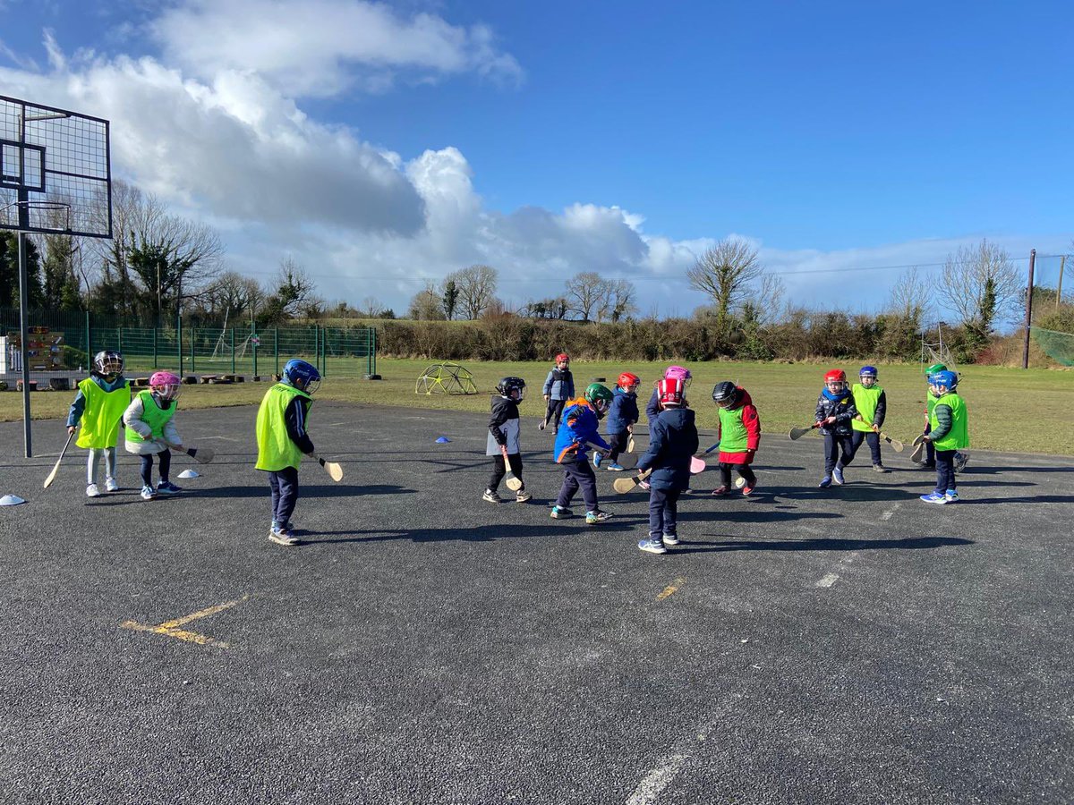 Hurling Training with Ally Gilchreest youtu.be/wNq4-KMcc_I?si… via <a href="/YouTube/">YouTube</a>

Wonderful skills on show at training with <a href="/ConnachtGAA/">Connacht GAA</a> CDO Ally Gilchreest.