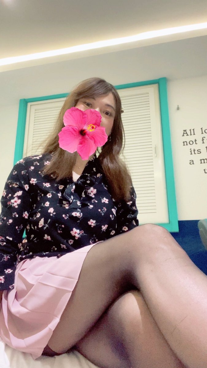 불금이 
연휴로 이어지는 주말이네요
회사 다니는 사람들 부러워요.

저는 프리랜스이고 주식인이라 
대체공휴일이 마냥 좋지만은 않아요. 

하지만 님들이 좋아하시니까
저도 좋아요!
화이팅~~🌹🌹🌹