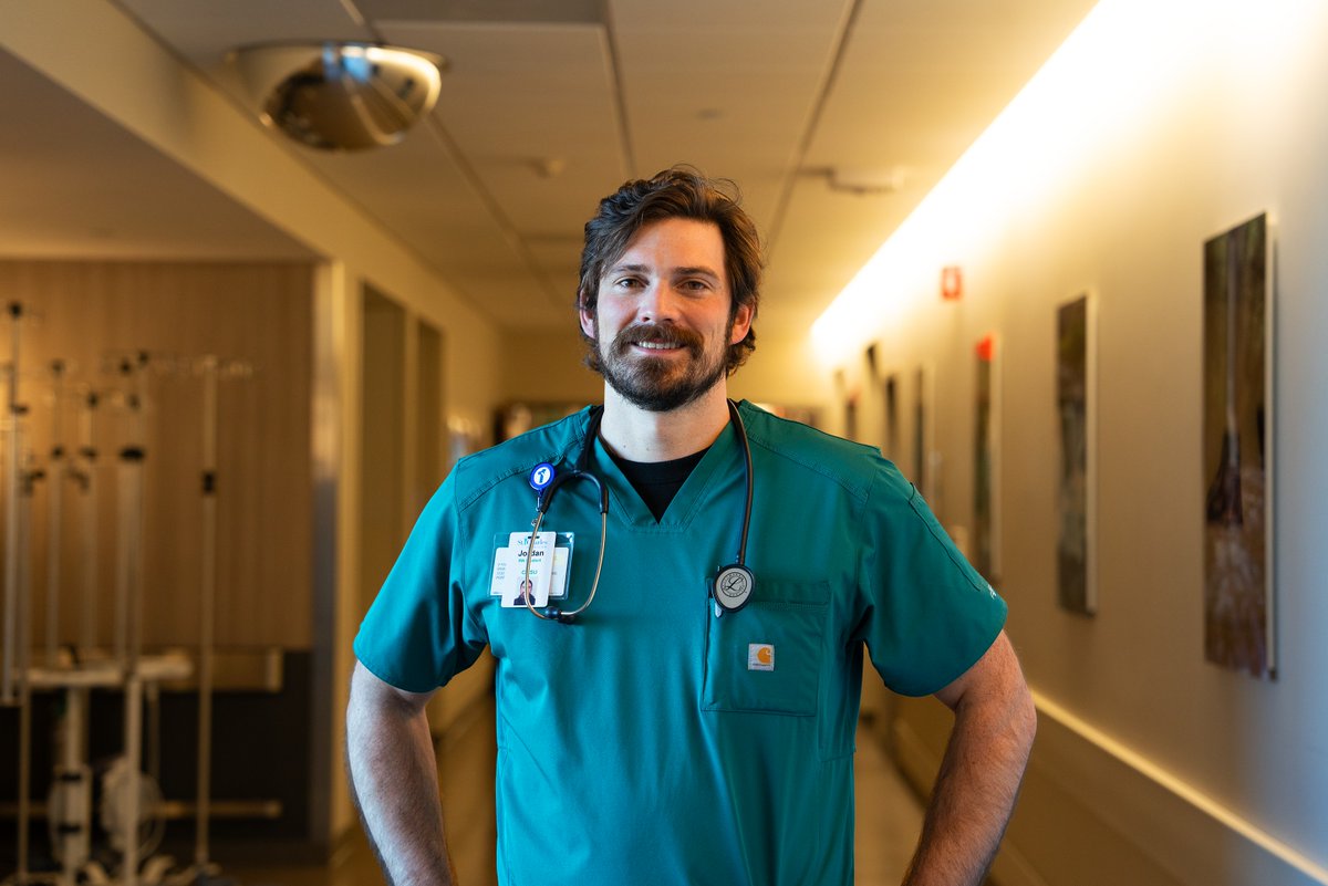 Jordan Machtelinckx serves as a tech in the Emergency Department at St. Charles Bend and received a $5,250 scholarship to pursue the #OHSU accelerated bachelor's in nursing program in Bend.

Read more at ow.ly/VvmQ50V809N

#ohsuson #bendoregon #absn #nursingstudent