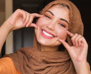 اتعلم تحفظ كرامتك وماتجيش عليها لأن اللي قدامك هيعاملك بنفس نظرتك لنفسك.
#جمعة_مباركة ❤️🍃