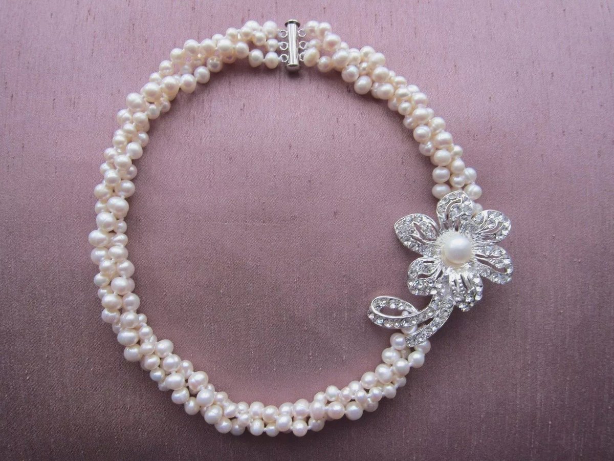 3 Row, White Freshwater Cultured Pearl Necklace - All Occasions.
ebay.co.uk/itm/1452121673…