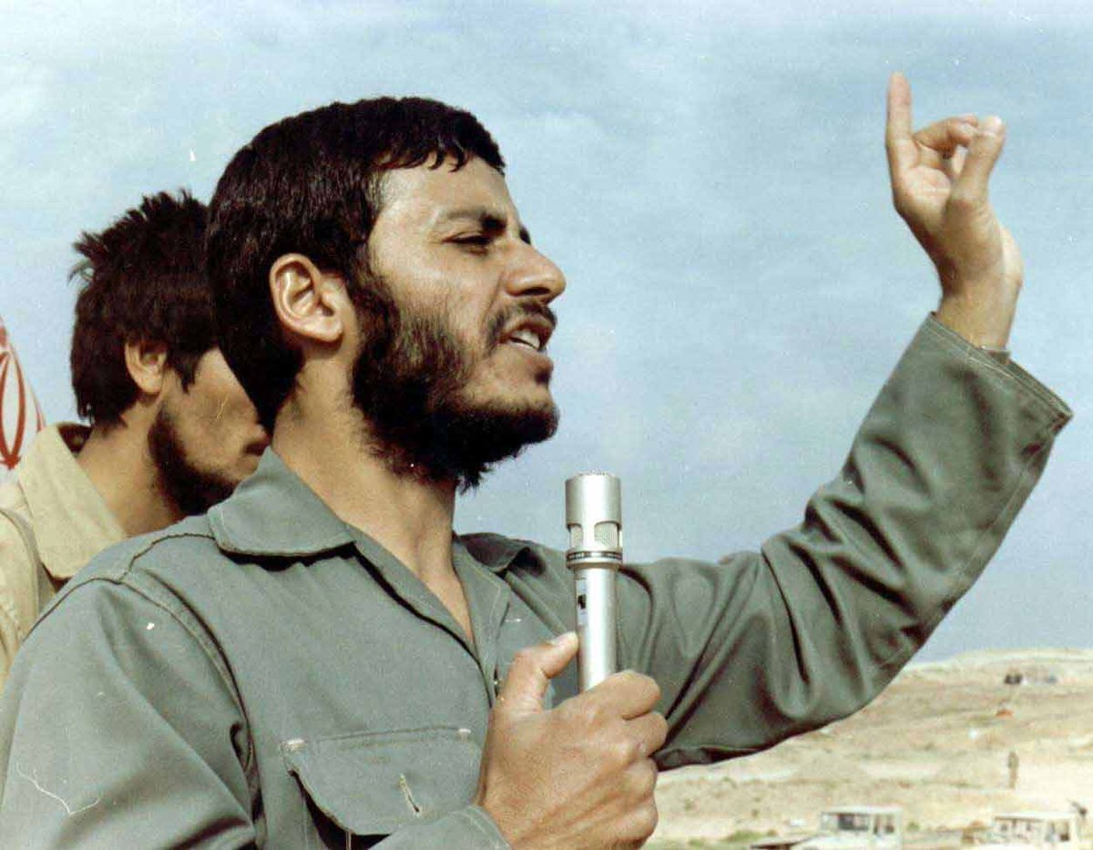 elahe144's tweet photo. در مناطق جنگی راه رو گم کردید نگاه کنید آتش دشمن کدام سمت را میکوبد همان جبهه خودی است....
 شهید همت
#بصیرت_سیاسی https://t.co/mpSvEH3DBe