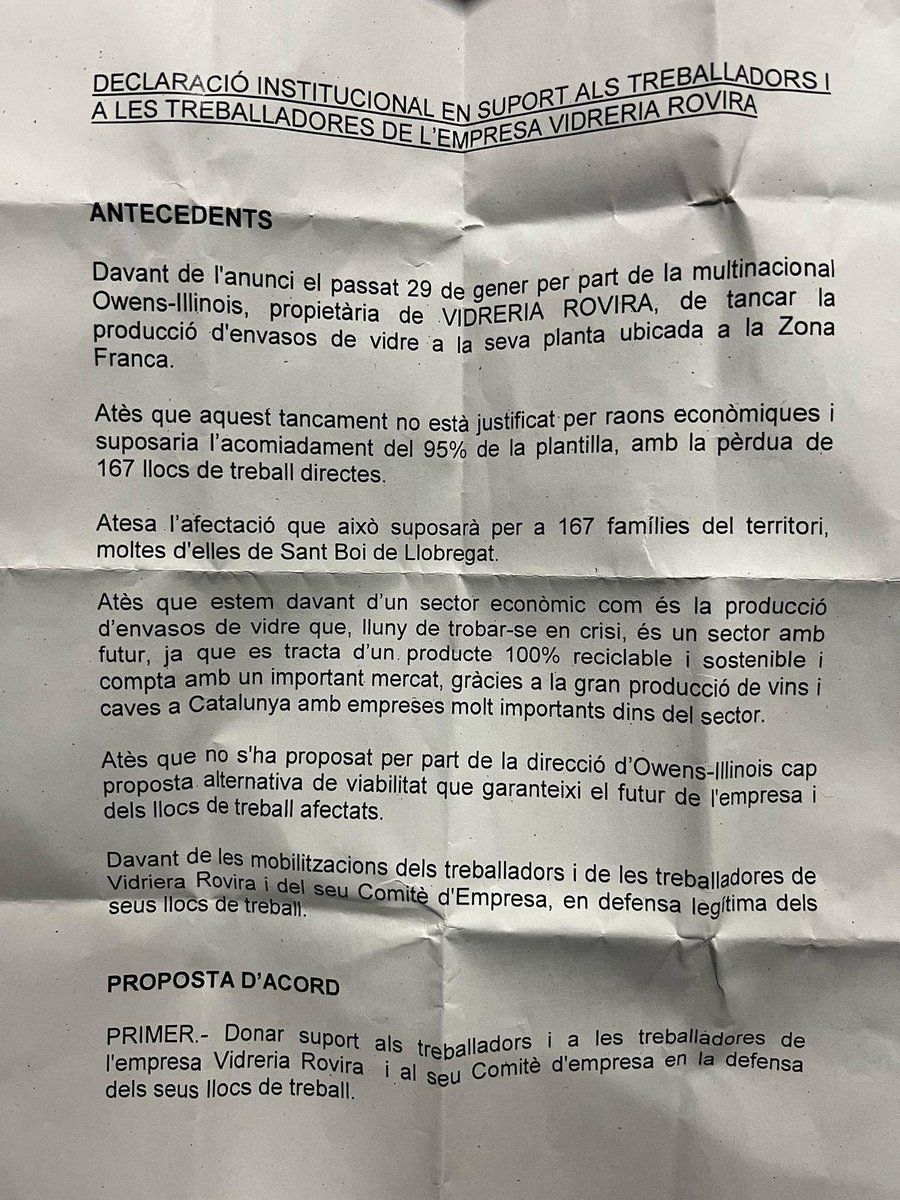 Tarod31's tweet photo. Moltes gràcies a @LluisaMoretSabi, a tot l' @AjSantBoi i a tots els grups per la oportunitat de parlar al ple i pel seu total suport als 168 treballadors de Vidrieria Rovira que @OI_Glass vol deixar sense feina.
#Roviranoestanca
#Los168deRovira https://t.co/78bjgP5baP