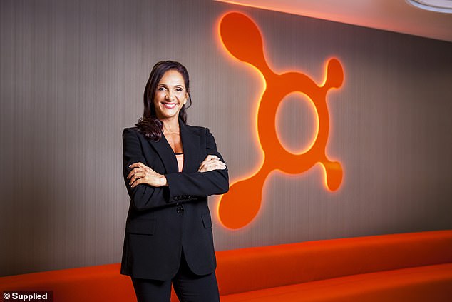 VentureMom's tweet image. Ellen Latham turned a setback into success with Orangetheory, now a global brand with over 1,300 studios! Her secret? Focus on what you have and build from there. 🚀 Read her inspiring journey: venturemom.com/from-setback-t… #Orangetheory #FitnessSuccess #VentureMom