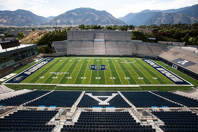 Maverick Stadium is home to the Utah State Aggies in Logan, Utah. It holds just over 25,000 fans and has one of the best backdrops in college football. At 4,710 feet of elevation it’s the 6th highest stadium in the FBS.