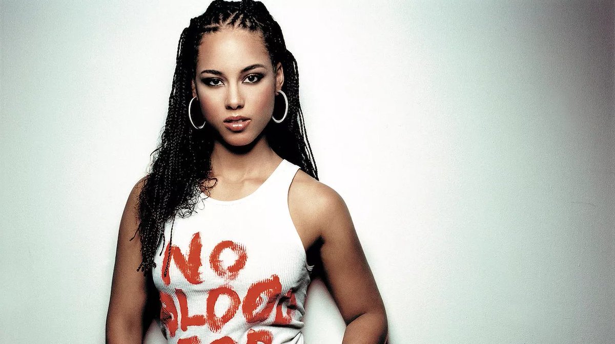 Álbuns femininos mais vendidos mundialmente de 2003 📊

#1. "Fallen" - 25.5M
#2. "Dangerously in Love" - 19.8M
#3. "In the Zone" - 14.2M
#4. "The Diary of Alicia Keys" - 12.2M
#5. "Life for Rent" - 12.1M
#6. "Frank" - 5.2M
#7. "One Heart" - 5.03M
#8. "Thankful" - 4.85M