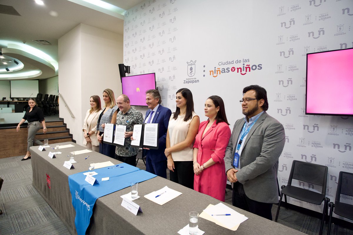 En la Ciudad de las niñas y niños creamos alianzas en beneficio de las infancias, por eso con mucho entusiasmo firmamos un convenio de colaboración con <a href="/UNICEFMexico/">UNICEF México</a>. 👧🏽👦🏻
