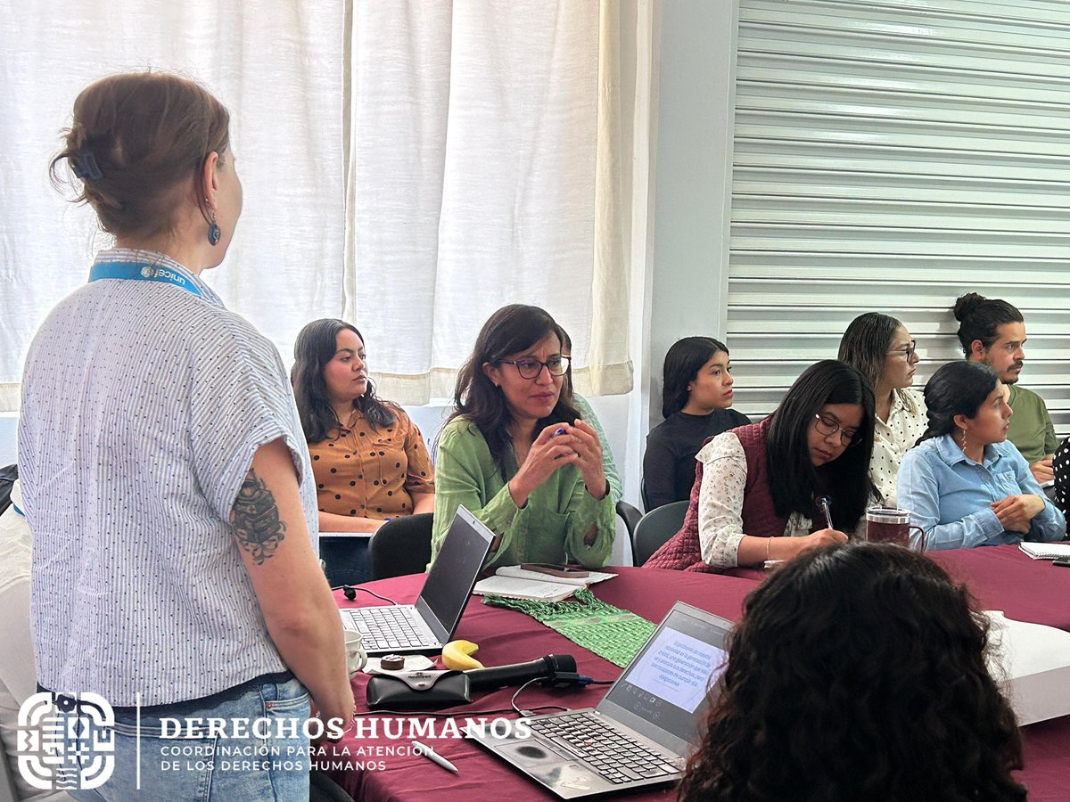 CADH_GobOax's tweet photo. Agradecemos a la @UNICEFMexico y a la @AcnurMexico, por facilitar el taller "Apoyo Psicosocial a Niñas, Niños y Adolescentes en Situación de Vulnerabilidad", al equipo de la #CADH, #CEEAV y de @BusquedaOaxaca, durante el cual se brindaron herramientas para la sensibilización https://t.co/AvA0qRd1xS