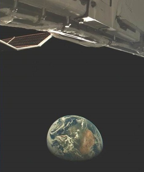 Bazen kendini daha iyi anlayabilmek için 
"kendine dışarıdan bakman" gerekir..
Zordur ama gözlemleyin ve kendinize objektif olun...