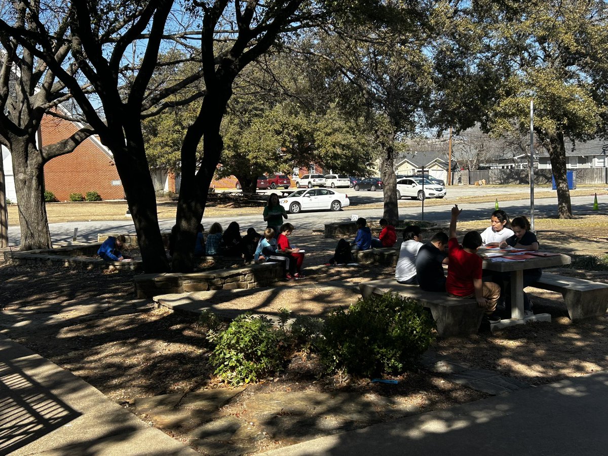 De Zavala Elementary School tweet media