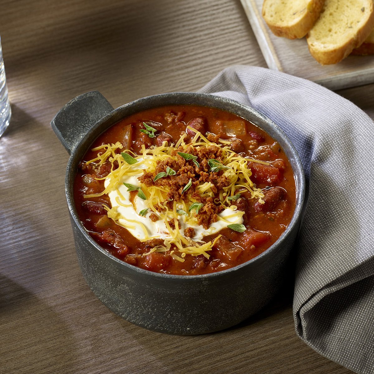 Chili so good, you can almost taste it! 🌶️🔥Celebrating #NationalChiliDay with a mouthwatering shot straight from our studio. 📸

#chili #foodphotography #foodstyling #foodstylingandphotography #foodphotographyandstyling #photographystudio #studiophotography #creatives