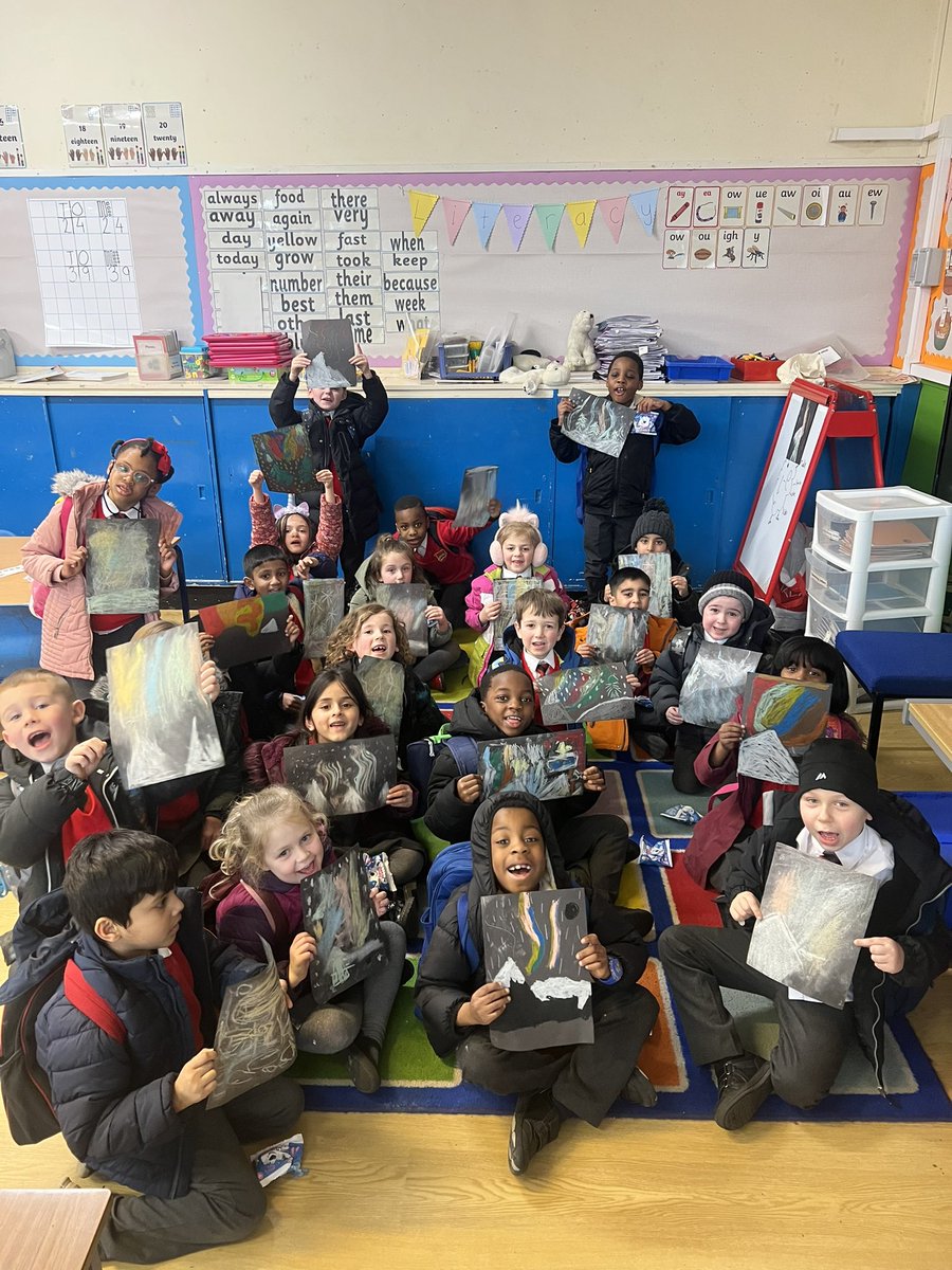 stfrancisp2's tweet photo. We have been learning about the Northern Lights and created some fantastic artwork https://t.co/ESeJwDvk1p
