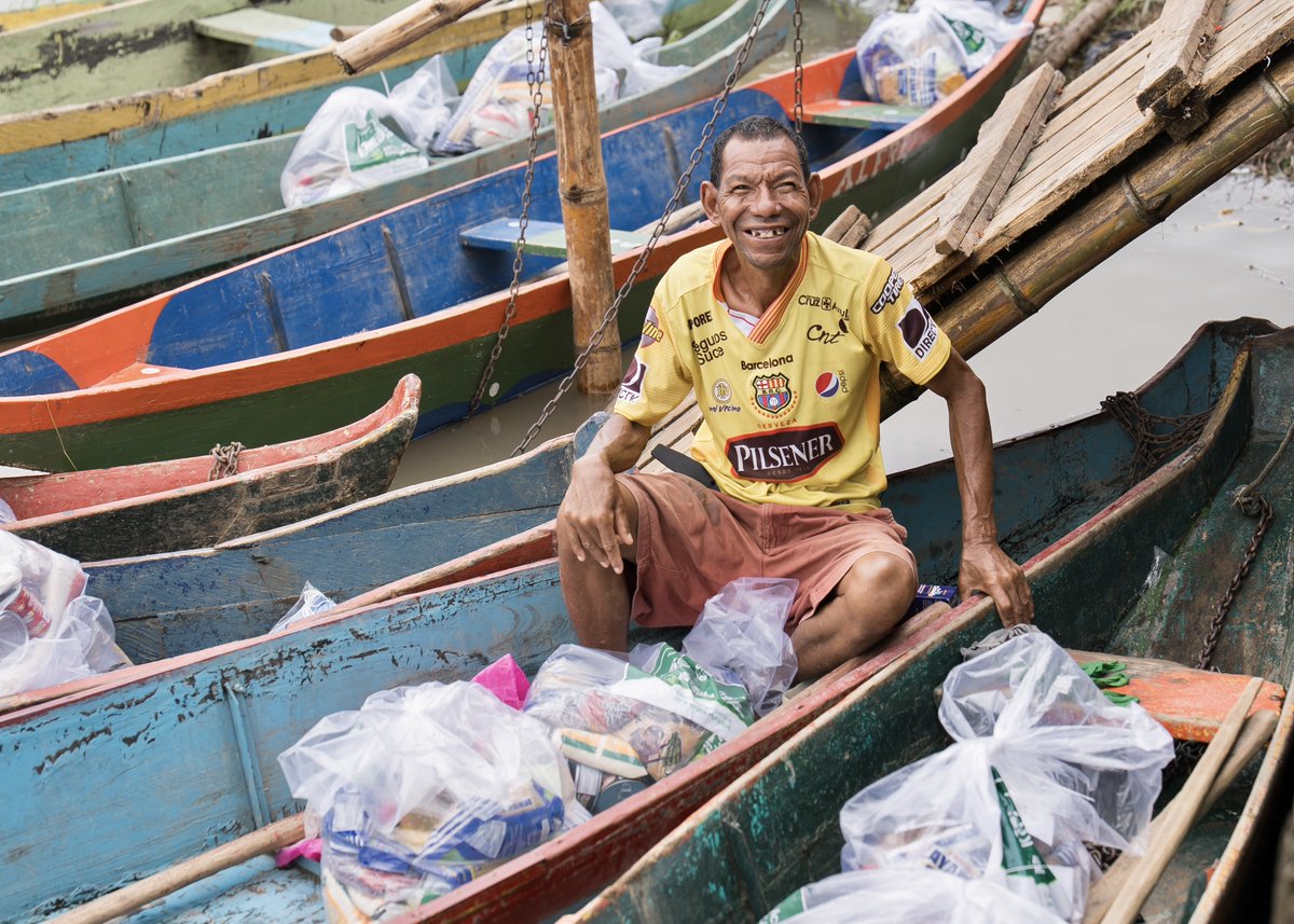 GustavoBarquetM's tweet image. 🌧️ En estos tiempos difíciles, seguimos comprometidos con nuestra comunidad.
Entregamos raciones alimenticias a los ciudadanos del recinto "Victoria del Pueblo" en la parroquia #Barreiro. 🙌🏼💪🏼
Estas ayudas humanitarias son un alivio para disminuir el impacto de la etapa invernal.