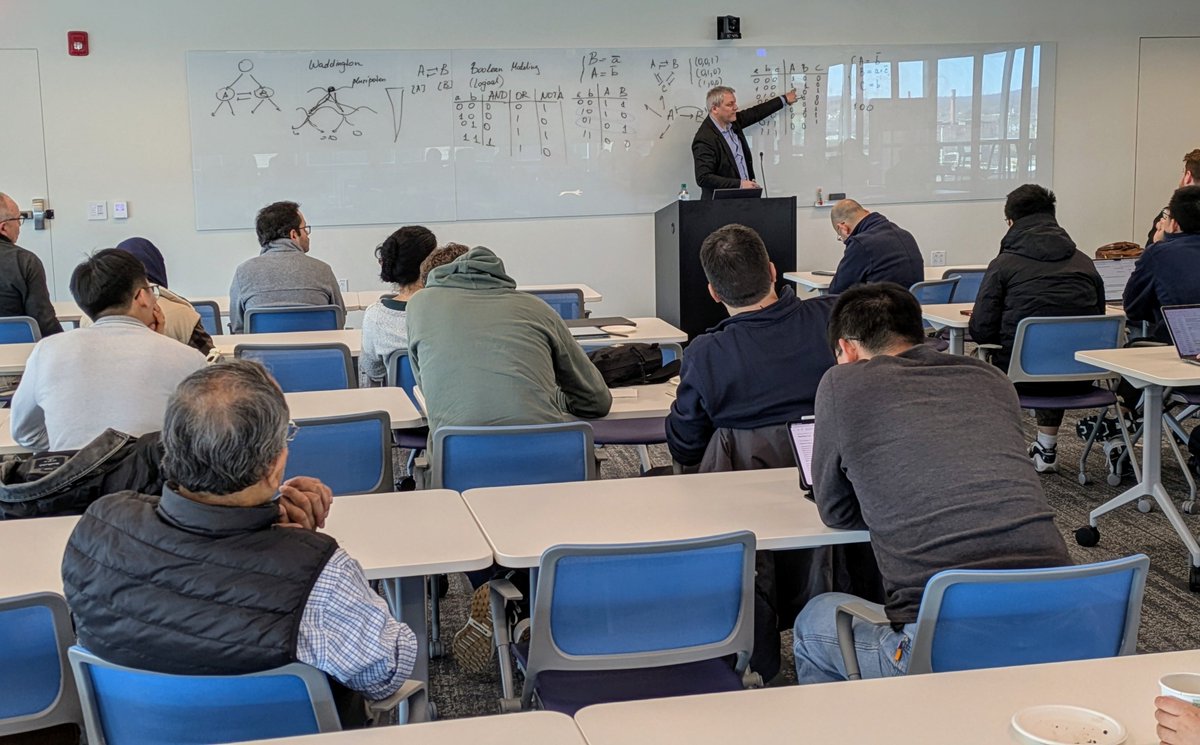 YaleCSEI's tweet image. Enjoyed the informative Boolean modeling crash course and interesting discussion on developmental epigenetic and gene expression regulation in cells prior to cancer emergence at yesterday's CSEI Chalk Talk by Dr. Andre Levchenko (Prof. of Biomed. Eng. @Yale )! #YaleCSEI