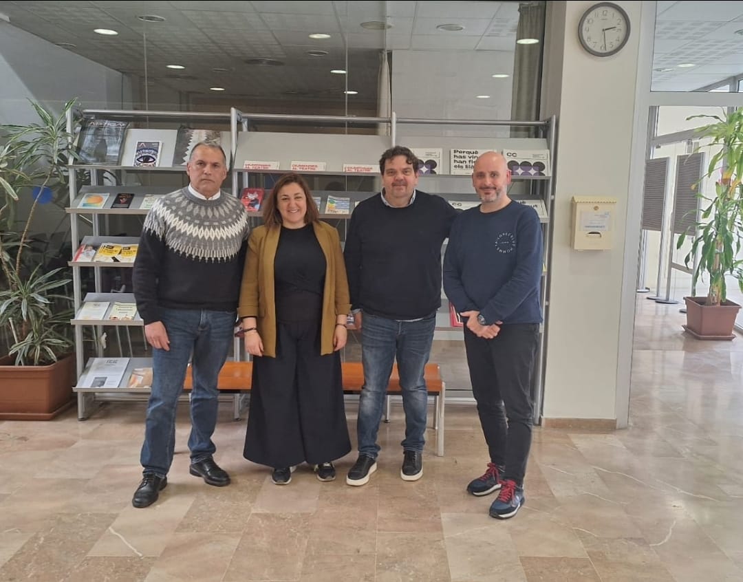 AGIPCAT (@agipcat) on Twitter photo Visita de <a href="/JaumeRoPe/">Jaume Romero🇵🇸</a> al centre cultural de Cambrils. <a href="/JoseJim63025842/">Jose Jimenez</a> i <a href="/enricbatista5/">Enric Batista Solanes</a> han rebut al director general d'<a href="/acciocivicat/">Compte no operatiu</a> juntament amb la companyia de la regidora d'assumptes socials Gemma Balenyà.
<a href="/RadioCambrilsFM/">Ràdio Cambrils</a> <a href="/ajcambrils/">Ajuntament Cambrils</a> Visita de <a href="/JaumeRoPe/">Jaume Romero🇵🇸</a> al centre cultural de Cambrils. <a href="/JoseJim63025842/">Jose Jimenez</a> i <a href="/enricbatista5/">Enric Batista Solanes</a> han rebut al director general d'<a href="/acciocivicat/">Compte no operatiu</a> juntament amb la companyia de la regidora d'assumptes socials Gemma Balenyà.
<a href="/RadioCambrilsFM/">Ràdio Cambrils</a> <a href="/ajcambrils/">Ajuntament Cambrils</a>