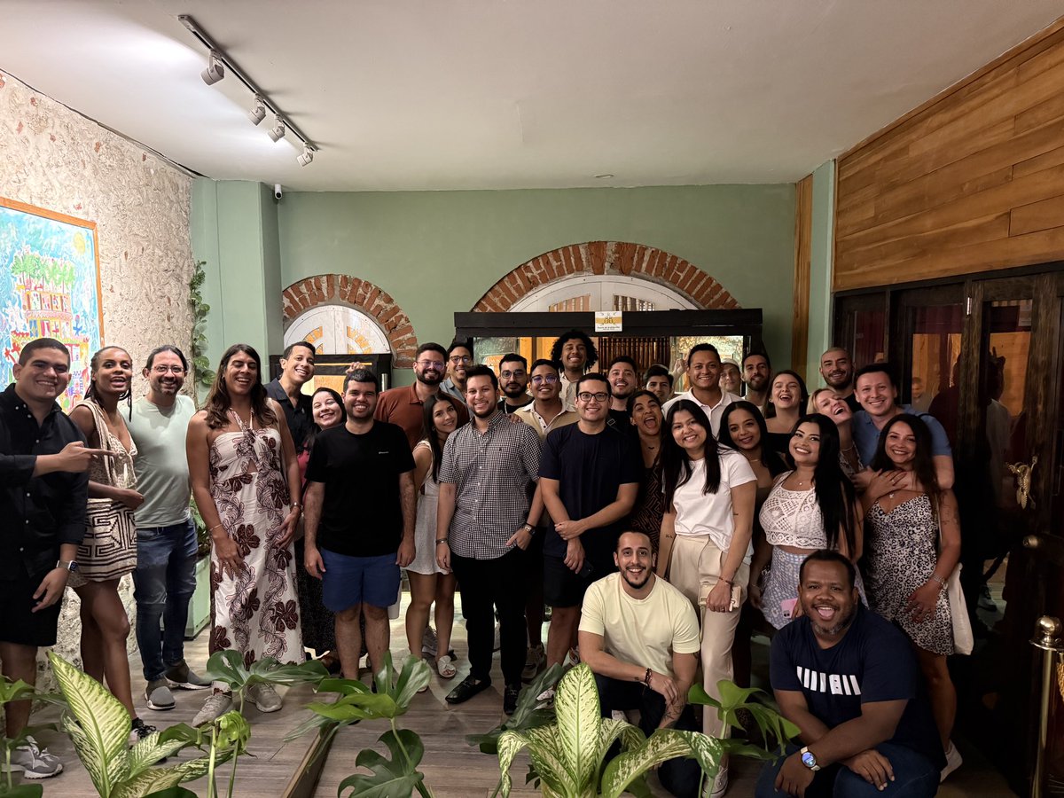 ctg_onchain's tweet image. 🗣️ Así vivimos nuestra charla en Lo Doy Porque Quiero Cartagena! 

📍 En #CartagenaOnchain, lo dimos todo porque creemos en nuestra visión: hacer de nuestra ciudad un referente de innovación construyendo onchain. 💡🌍

Qué pasó en este evento? 👇🧵