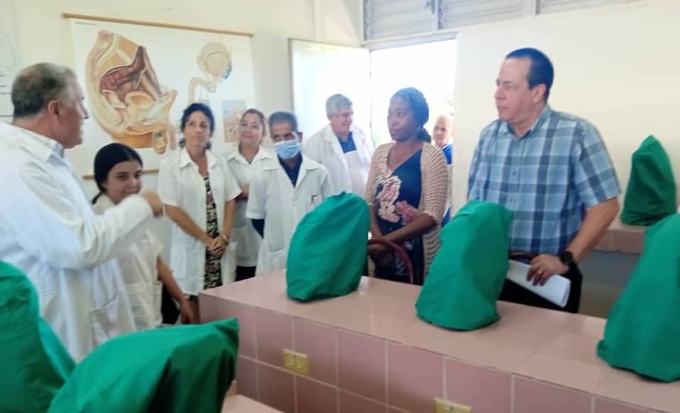 japortalmiranda's tweet photo. 🇨�� En diálogo con profesores y estudiantes de la Facultad de Ciencias Médicas de #Mayabeque, analizamos acciones que se implementan con el propósito de fortalecer la calidad del proceso docente-educativo.
La formación en nuestras aulas es prioridad del Sistema Nacional de #Salud. https://t.co/x0yAGKe9iB