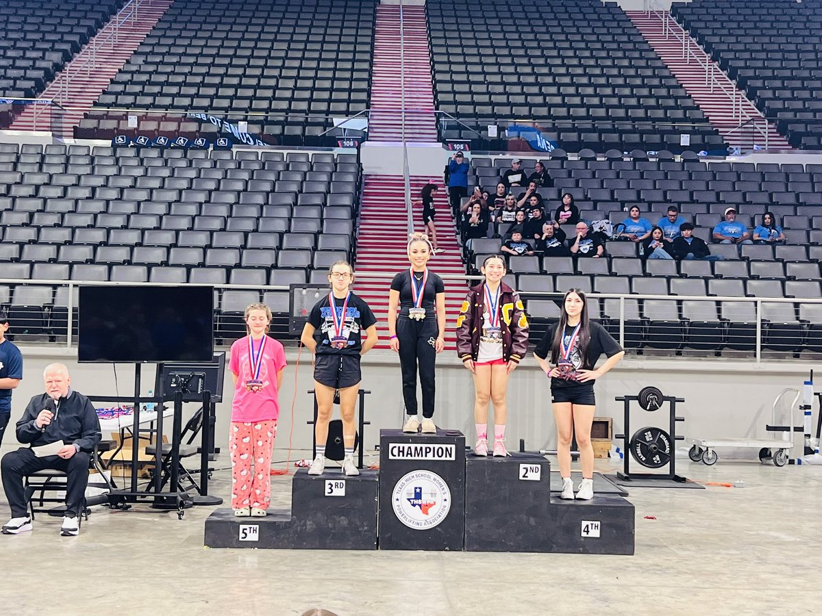 Karianna Sanchez ✨
97 lbs 
3rd place 
State Qualifier
