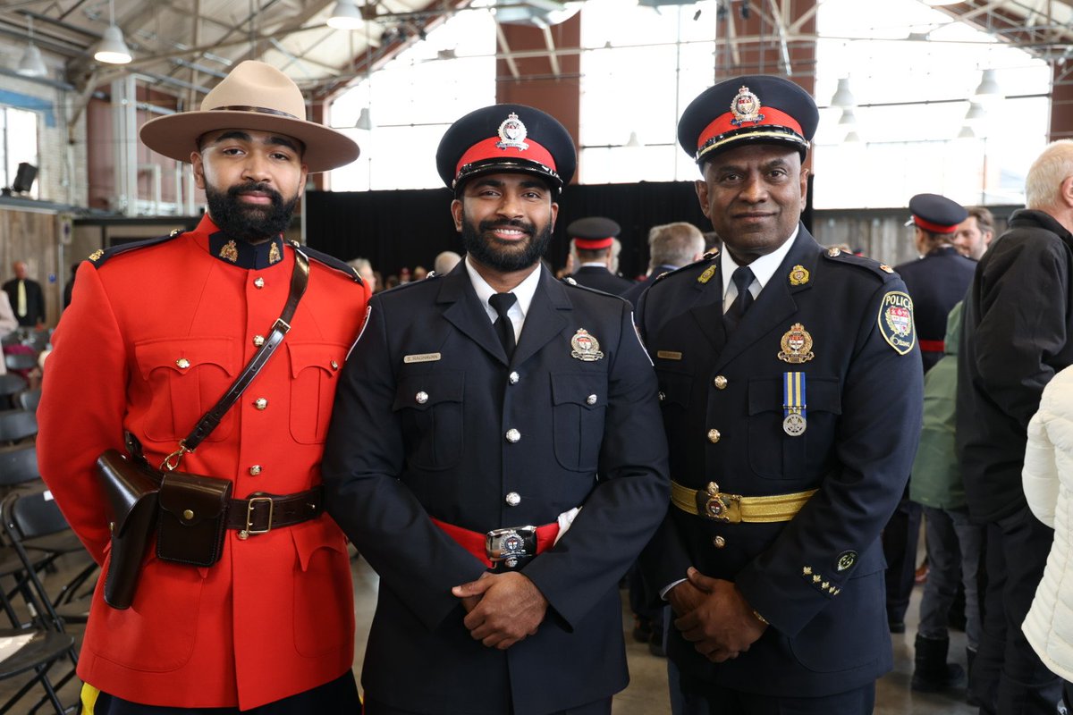 Congratulations to the 36 newest constables of the Ottawa Police Service who received their badge today. "As an Ottawa citizen, I feel good knowing these incredible people will be keeping our community safe," said Cst. Cory Hogan, valedictorian of class 2024-3.
~
Felicitations
