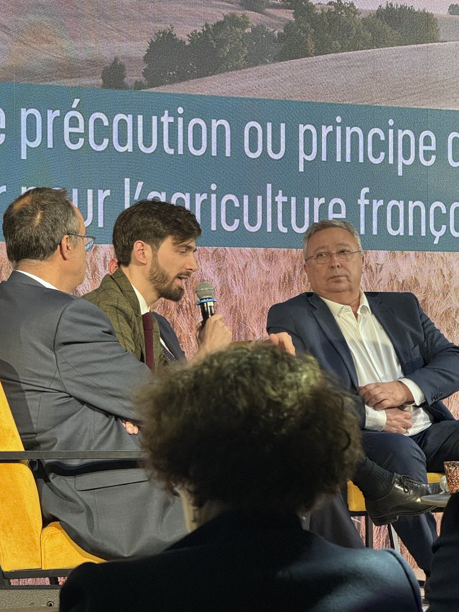 Philippe Méresse (@philoulyon) on Twitter photo Il est des personnes qui ont une présence, une prestance …
<a href="/avocatdeschamps/">Timothée Dufour</a> est de ceux-là.
J’ai eu beaucoup de plaisir à l’écouter lors du débat hier organisé par l’<a href="/AGPB_Cerealiers/">AGPB-Les Nouveaux Céréaliers</a> ou aujourd’hui lors de l’Agroscope.
Et merci Timothée pour la dédicace de ton livre 🙏 Il est des personnes qui ont une présence, une prestance …
<a href="/avocatdeschamps/">Timothée Dufour</a> est de ceux-là.
J’ai eu beaucoup de plaisir à l’écouter lors du débat hier organisé par l’<a href="/AGPB_Cerealiers/">AGPB-Les Nouveaux Céréaliers</a> ou aujourd’hui lors de l’Agroscope.
Et merci Timothée pour la dédicace de ton livre 🙏
