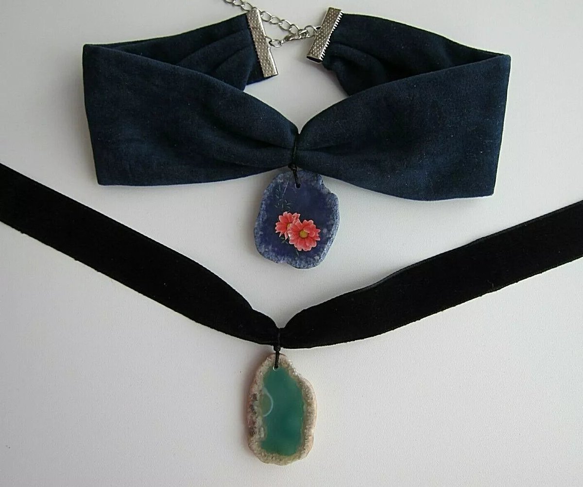 Velvet Choker Antique \Victorian Style with Agate Pendant.
ebay.co.uk/itm/1433107289…