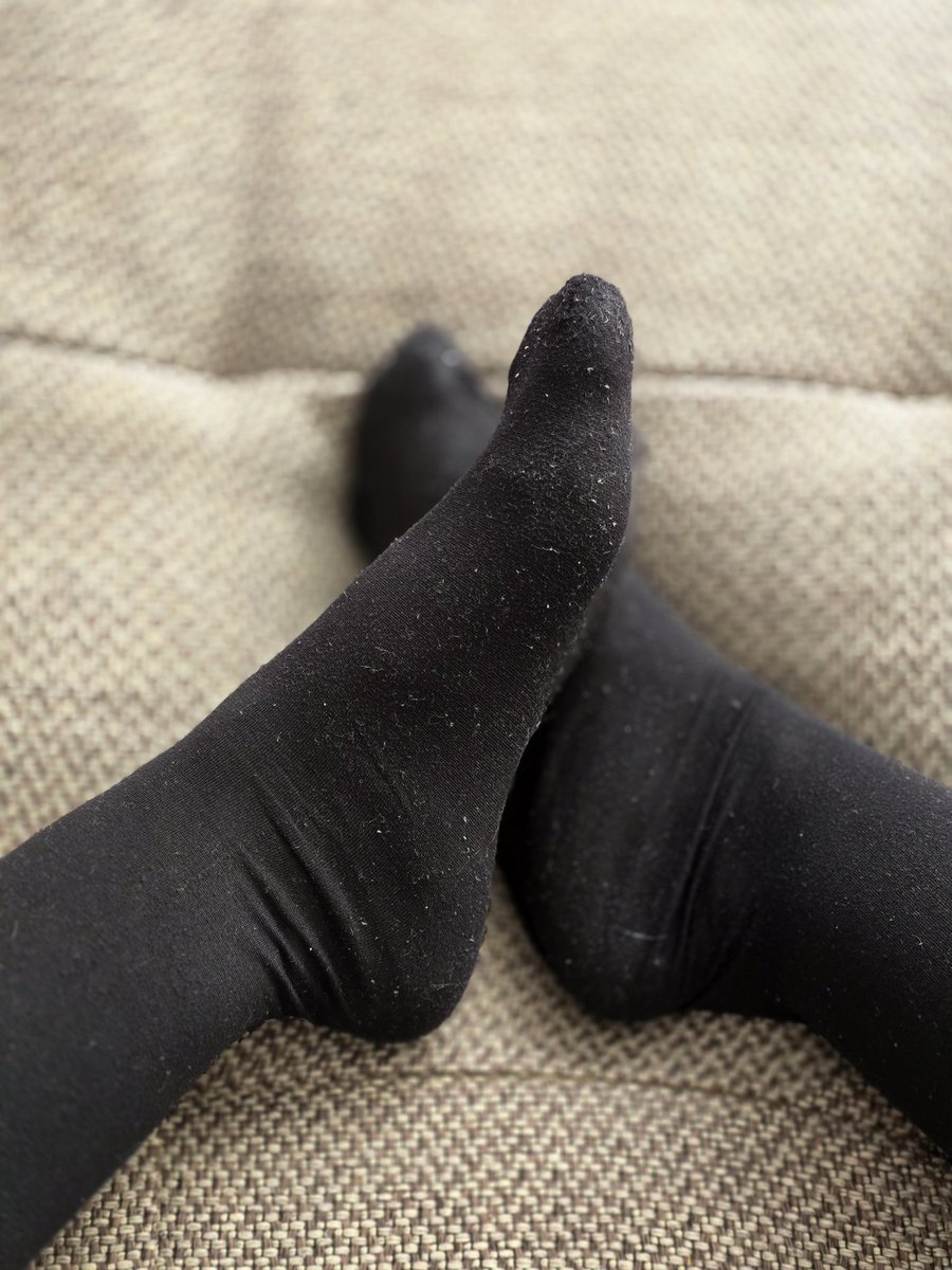 Socksaffair_'s tweet photo. After a long day, my feet deserve a rest. The tights did their job well. 😉

#tights #tightaddict #tightslover #feetandtights #smellytights #happyfeet https://t.co/39yUhoZM5Q