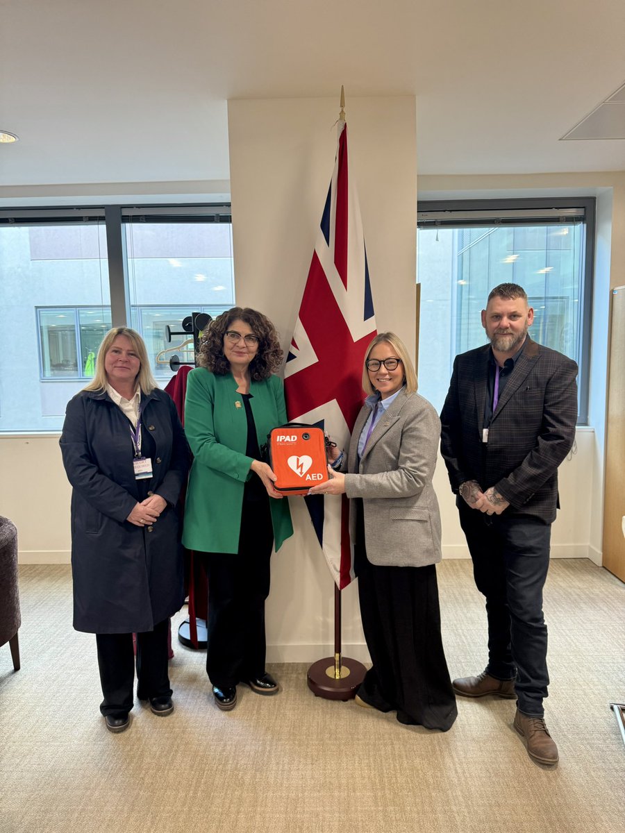 OurJay25's tweet photo. We were so proud to meet with @DianaJohnsonMP today, to continue our campaign, in memory of our precious Jamie, to ensure all community facing police vehicles, across the UK, carry defibrillators #fighton #policecardefibs
Thank you to @susannareid100 and @edballs #OurJay π https://t.co/FMZhPacNKL