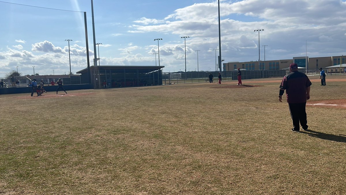 BSN/CCCA Tournament game 2: Harlingen leads Lockhart 3-2 in the 6th at Tiger Field.
Come on out for some quality HS baseball!
Game 3 4pm: San Marcos v SGA
Game 4 7:30: Harlingen South v Carroll 
CTBBC &amp; Smoothie King are here to provide you snacks &amp; smoothies!